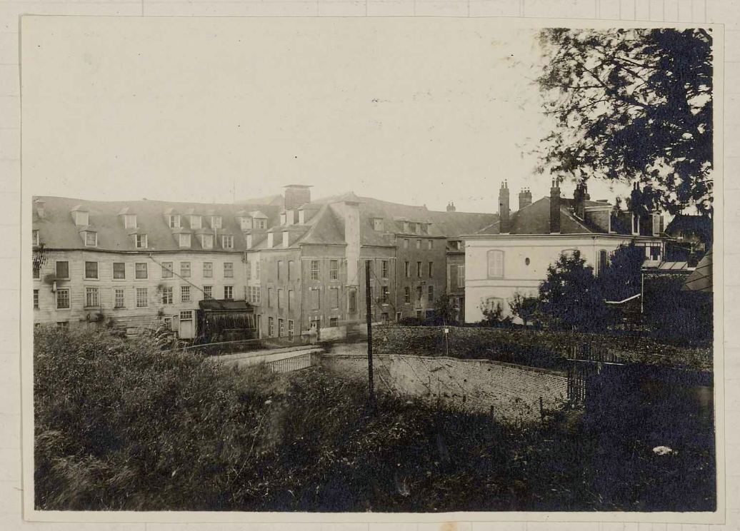 Anciens moulins de la porte de Paris, puis minoterie, dite Moulins Damay, puis Grands Moulins de Péronne