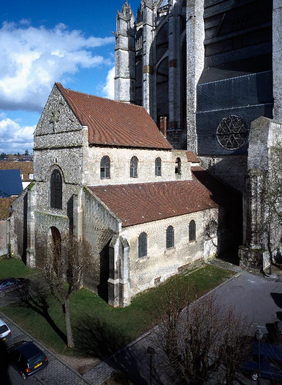 L'ancienne cathédrale Saint-Pierre de Beauvais, actuellement église paroissiale Notre-Dame de la Basse-Œuvre