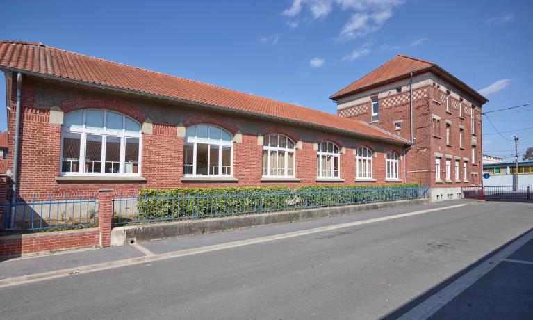 Ancien groupe scolaire, dit écoles Carlin - Legrand - Blériot, actuellement collège Carlin-Legrand