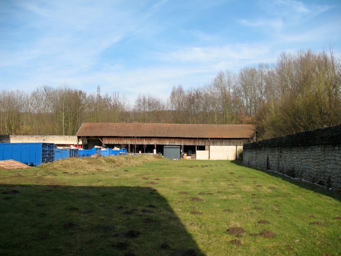 Ancien moulin à blé Coquille, puis usine de préparation de produit minéral (moulin à cailloux) et distillerie, puis moulin à farine, puis usine de construction mécanique Burton, puis Burton-Corblin, puis Howden BC Compressors