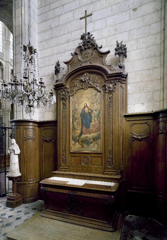 Retable architecturé de la première chapelle sud de la nef, ou chapelle du Sacré-Cœur