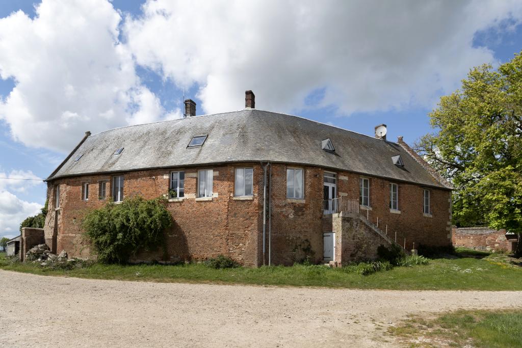 Ancien château de Choqueuse, puis manoir, puis ferme, dite du château de Choqueuse