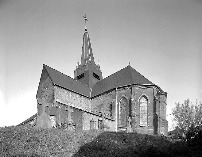 Eglise paroissiale et cimetière Sainte-Marie-Madeleine d'Iviers