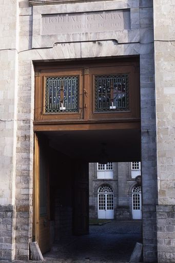 Ancien hôpital général, puis hospice de Douai (actuellement maison de retraite)