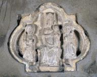 Haut-relief : Vierge à l'Enfant entre saint Pierre et saint Paul