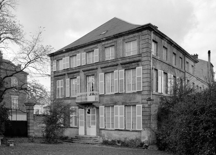 Ancien hôtel le Grillon, devenu hôtel de voyageurs