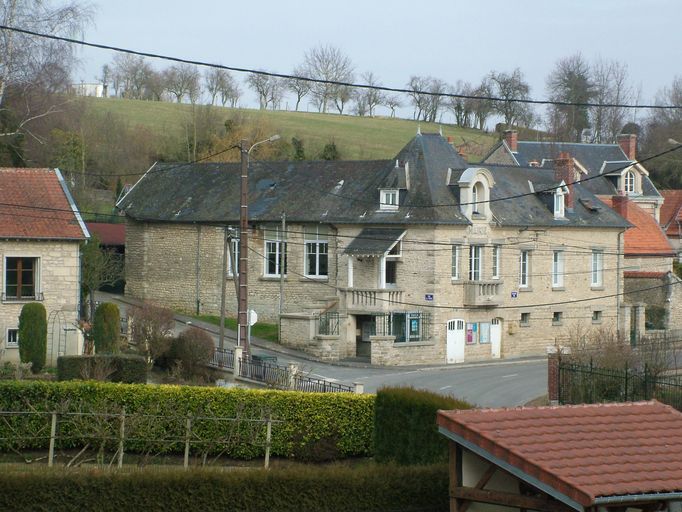 Mairie et ancienne école primaire de Craonnelle