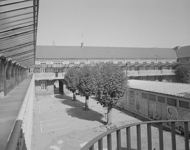 Ancienne école primaire supérieure et professionnelle, actuellement collège Auguste-Janvier à Amiens