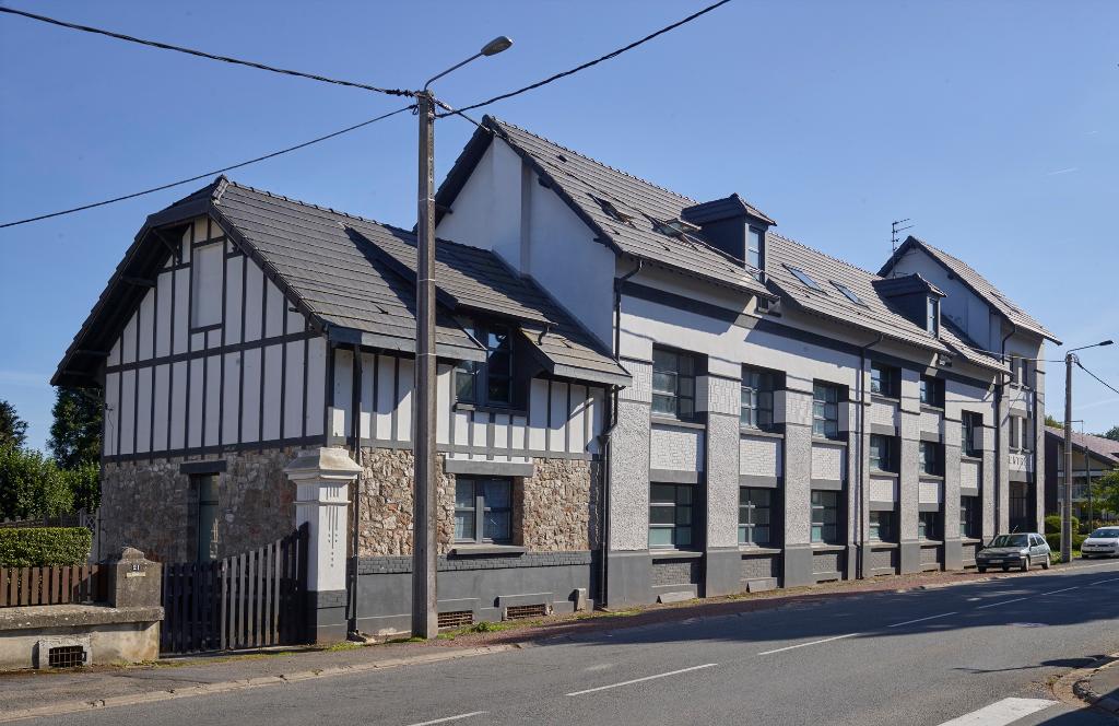 Ancien immeuble de bureaux de la scierie Lenain et Delcroix et logement patronal, puis immeuble à logements