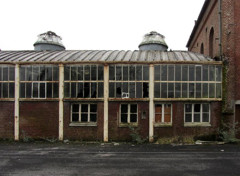 Anciens moulins, puis scierie, devenue filature et tissage de jute Saint Frères à Berteaucourt-les-Dames, dit d'Harondel, puis usine de meubles Sièges de France