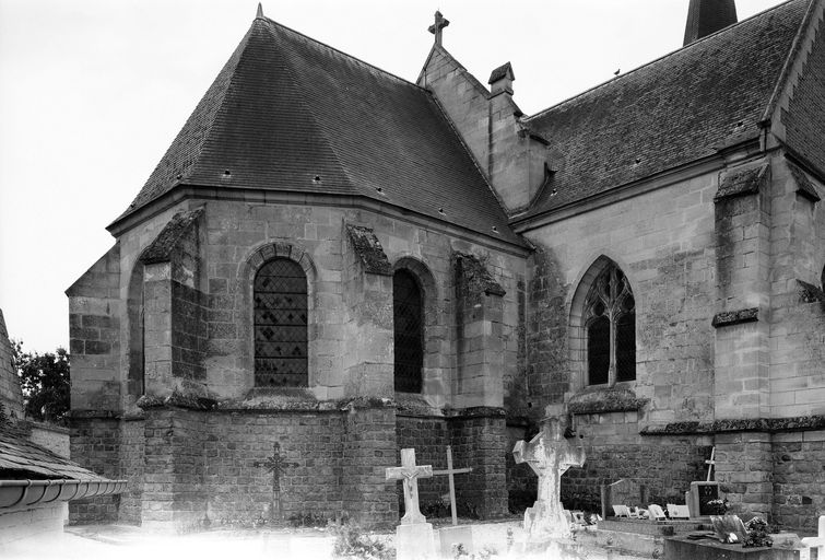Église paroissiale et cimetière Saint-Médard de Grandrû