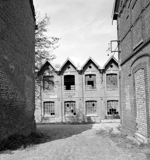 Ancien moulin à blé, filature et savonnerie Poiret-Trépagne, Frédéric Poiret, puis S.A. Filatures et Teintureries de Saint-Epin, devenus tissage Vernier puis usine de confection MCB Sérac