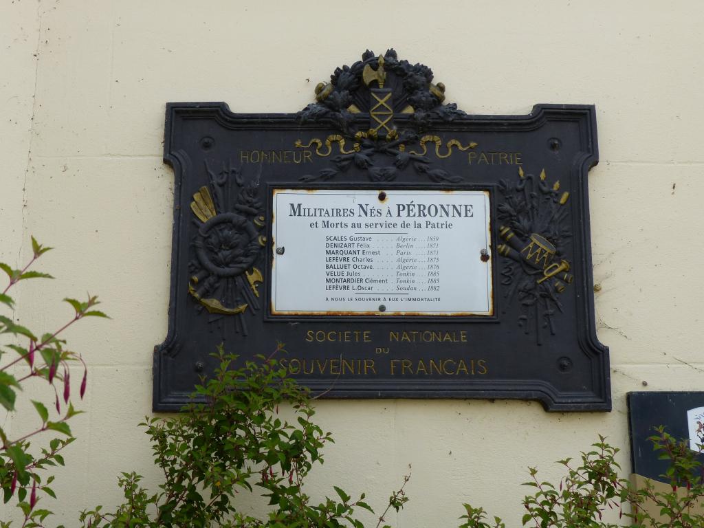 Monument à la mémoire du marin Jean Delpas