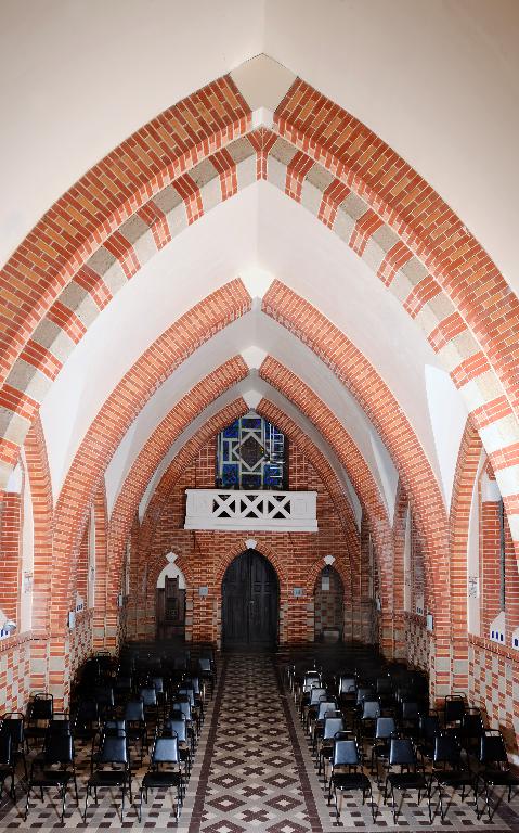 L'église paroissiale et l'ancien cimetière Saint-Fursy d'Authuille