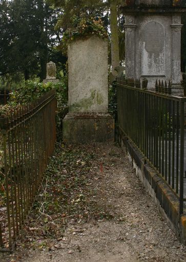 Tombeau (stèle funéraire) Petit-Bourgeois