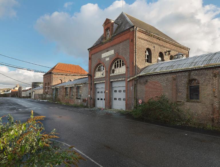 Anciens moulins, puis scierie, devenue filature et tissage de jute Saint Frères à Berteaucourt-les-Dames, dit d'Harondel, puis usine de meubles Sièges de France