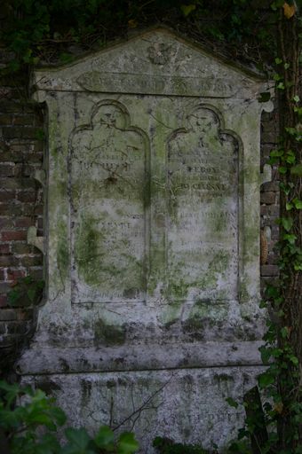 Tombeau (stèle funéraire) de la famille Duchesne-Leroy