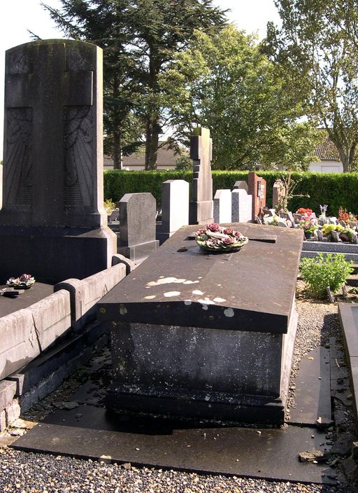 Cimetière communal de Poulainville