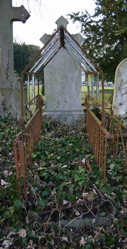 Tombeau (stèle funéraire) de la famille Dubois-Maisant