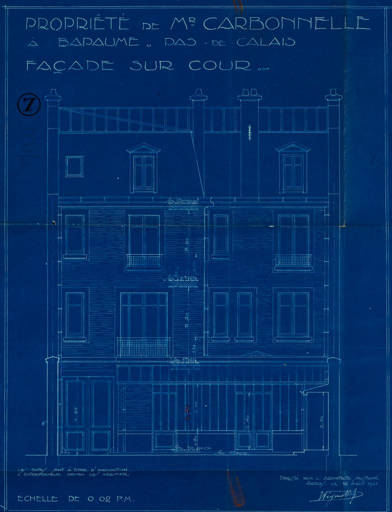 Pharmacie, ancienne propriété de M. Carbonnelle puis Pharmacie principale