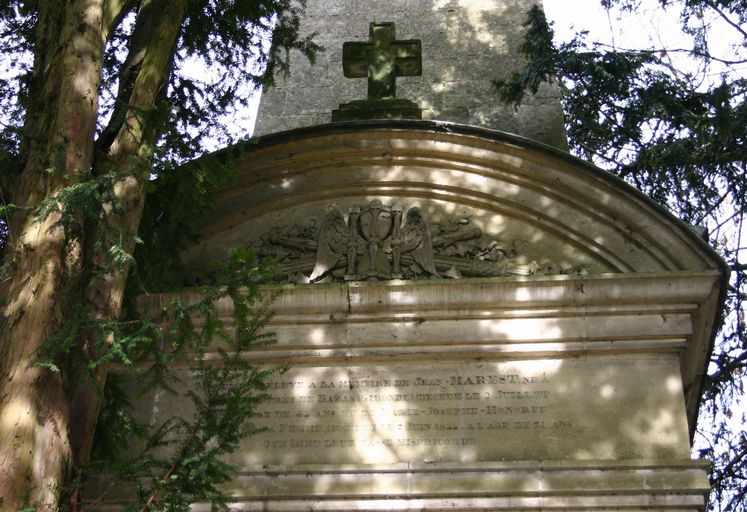 Monument sépulcral de l'architecte Marest, dit Colonne Marest