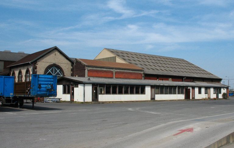 Usine de petite métallurgie (clouterie) Denille, puis tréfilerie Guttin-Landais, puis Forges, Tréfileries et Pointeries de Creil, puis Tréfilunion, puis ACOR