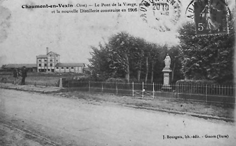 Ancienne distillerie d'alcool de betteraves Chéron, puis de Chaumont (détruit), actuellement garage de réparation automobile Renault