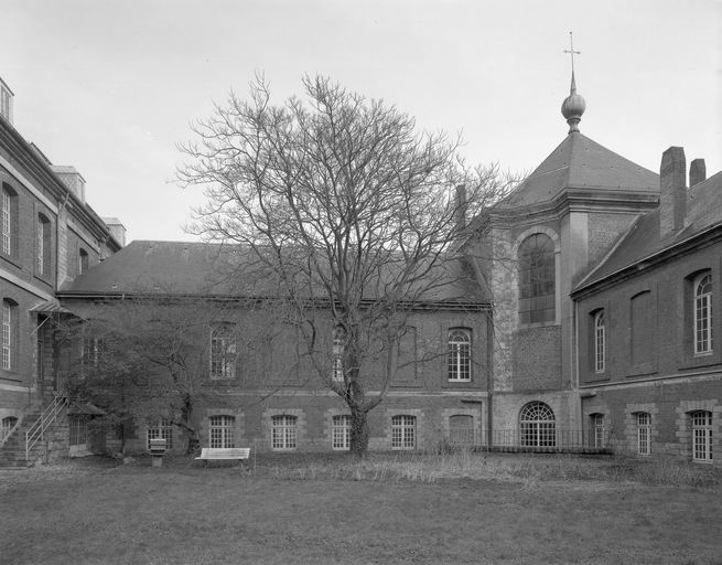 Ancien hôpital général, puis hospice de Douai (actuellement maison de retraite)