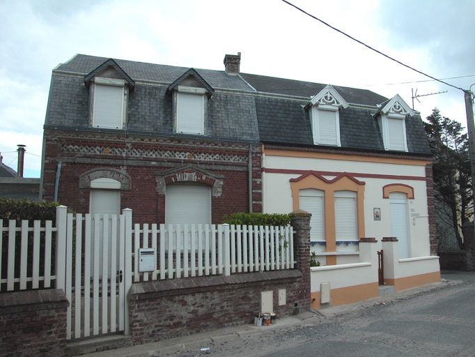 Maison à deux logements accolés