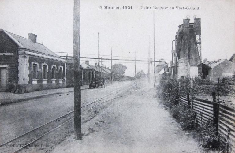 Ancienne sucrerie Bernot, puis Société Industrielle et Agricole de la Somme (SIAS), devenue usine de produits chimiques SICAC, puis Evonik-REXIM