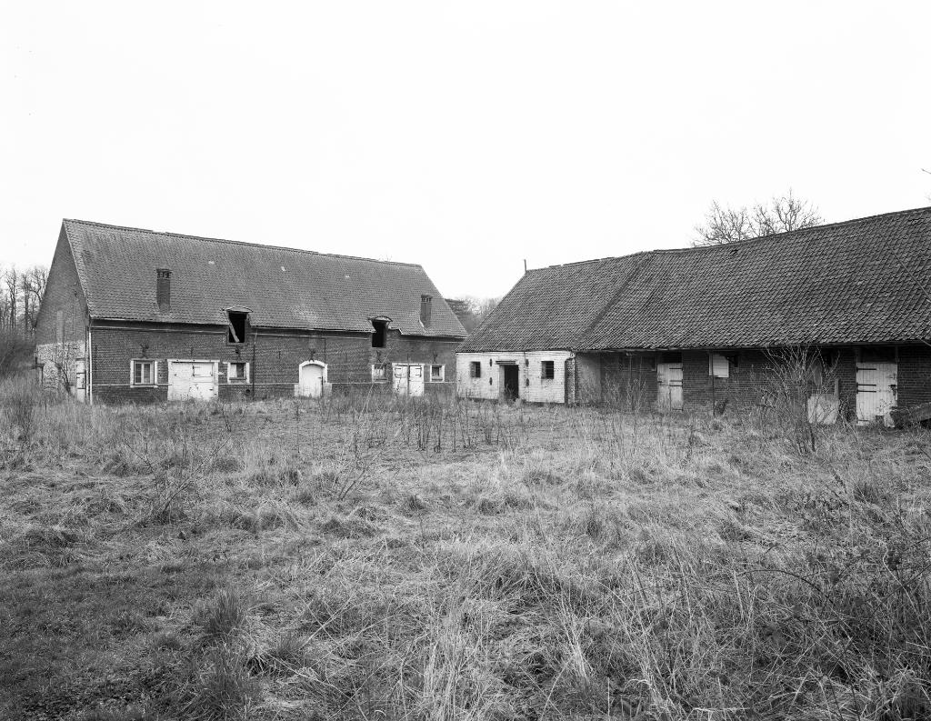 Ancienne ferme Saint-Bertin, puis sucrerie et râperie de betteraves et ferme Platiau, puis ferme des Berceaux