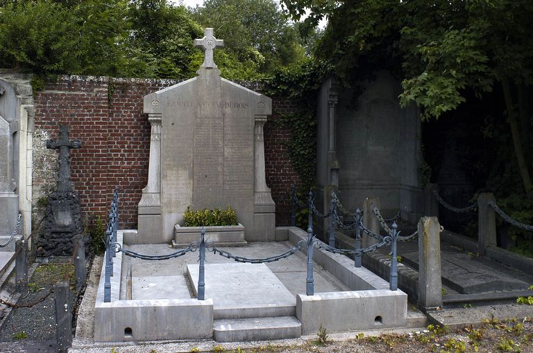 Tombeau (stèle funéraire) de la famille de l'architecte Henry Antoine [Antoine-Dubois]