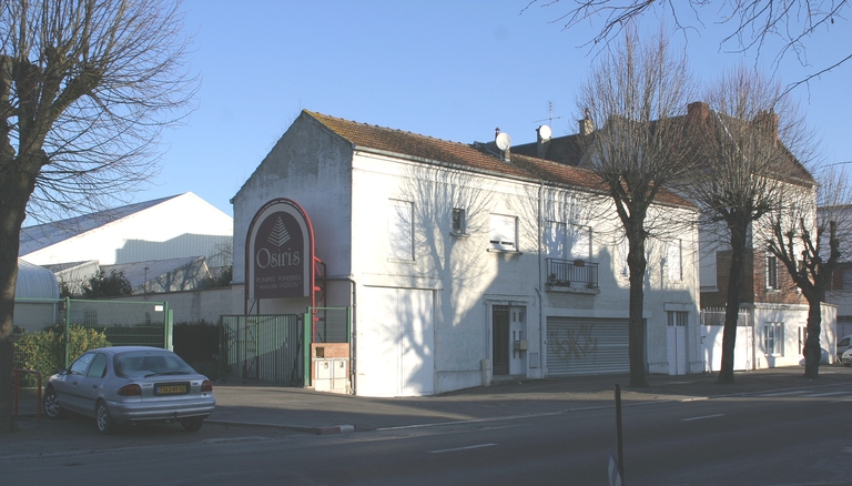 Ancienne usine de construction mécanique de la Société de Construction Mécanique et Aéronautique Saint-Quentinoise, usine de petite métallurgie Valentin, puis entrepôt commercial