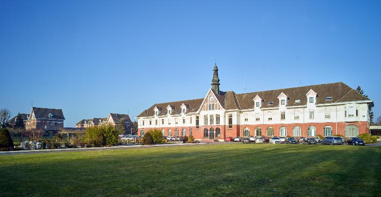Ancien asile d'aliénés, puis hôpital psychiatrique, puis centre hospitalier spécialisé (CHS), dit établissement public de santé mentale des Flandres