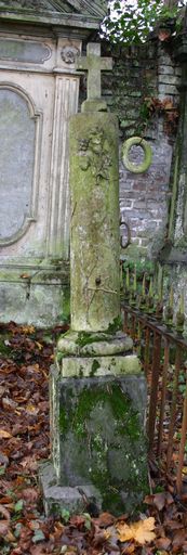 Enclos funéraire des familles Leblond-Bonneval et Parmentier