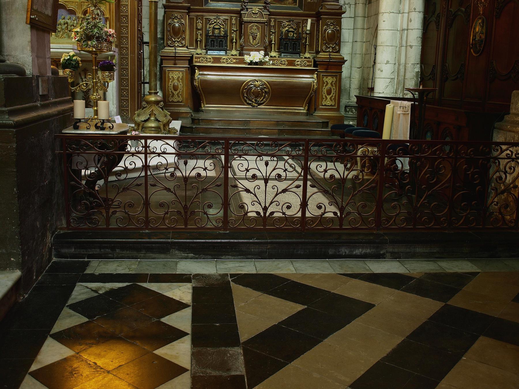 Clôture de la chapelle Saint-Léonard (table de communion)