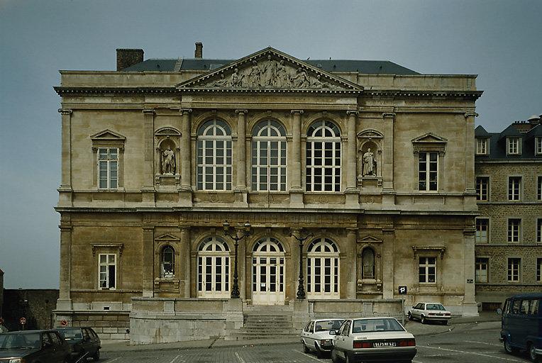Ancienne sénéchaussée, puis palais de justice