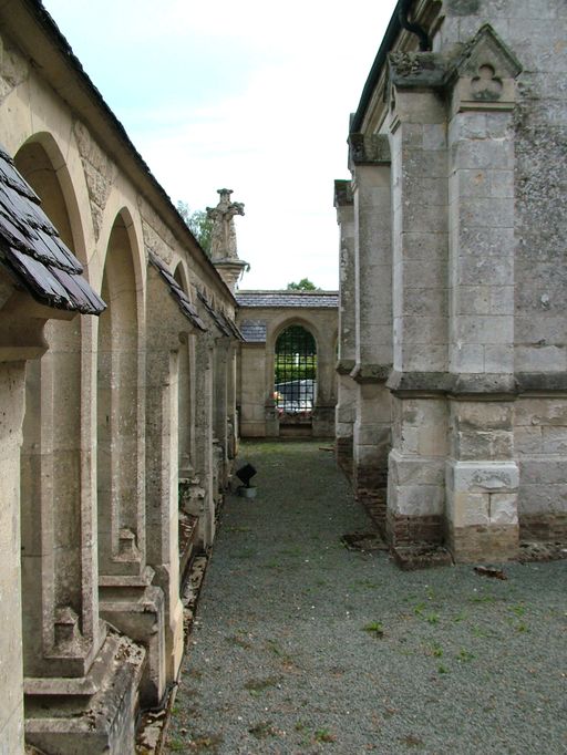 Clôture de l'enclos funéraire de la famille de Berny