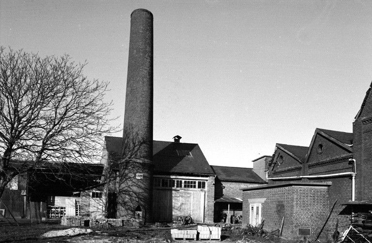 Ancien tissage de thibaudes Gaudefroy, devenu usine de construction automobile Sopibat, puis Sepa, puis Fogepe, puis usine d'articles en caoutchouc Dîme