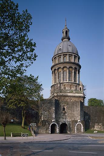 Ouvrage d'entrée dit Porte de Calais, dit Porte Neuve, dit Porte Flamengue, dit Aubete