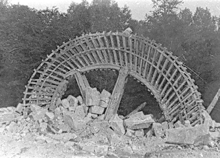 Les installations hydrauliques sur la Brèche et la petite Brèche, dans le bassin creillois