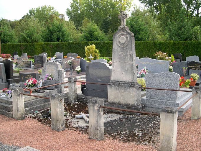 Cimetière communal de Salouël (ancien cimetière communal de Saleux-Salouël)