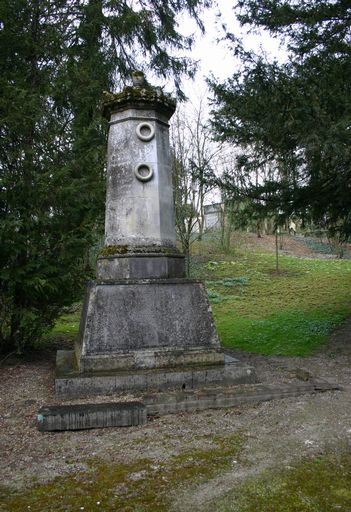 Monument sépulcral de la famille de l'entrepreneur Delabarthe-Campion