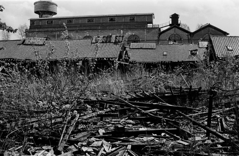 Filature de jute Saint Frères, puis Boussac Saint Frères à Saint-Ouen, devenue corderie, puis usine de fibres artificielles et synthétiques Peaudouce, puis Trioplanex