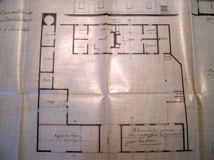 Ancienne ferme, puis mairie et école primaire communale de garçons de Bertangles, actuellement immeuble à logements