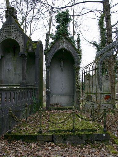 Tombeau (niche) de la famille Lepers-Danset-Pouvillon