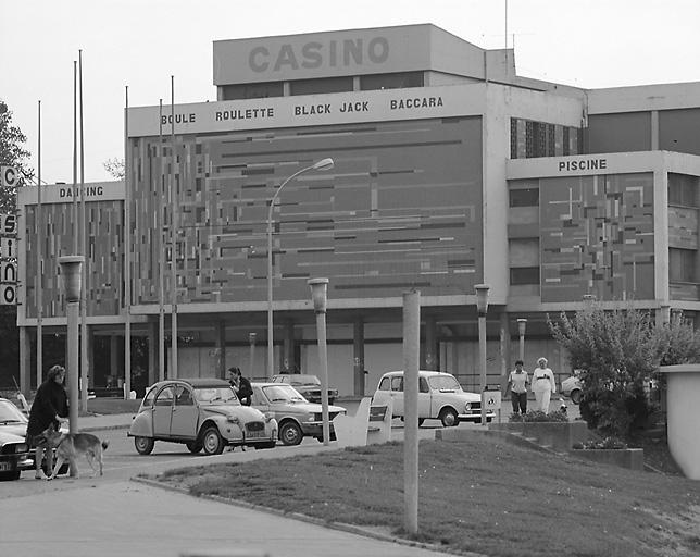 Établissement de bains et casino municipal (détruit), actuellement Centre national de la mer