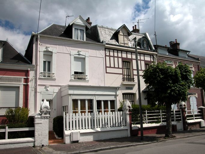 Ensemble de deux maisons (dont L'Esterel)