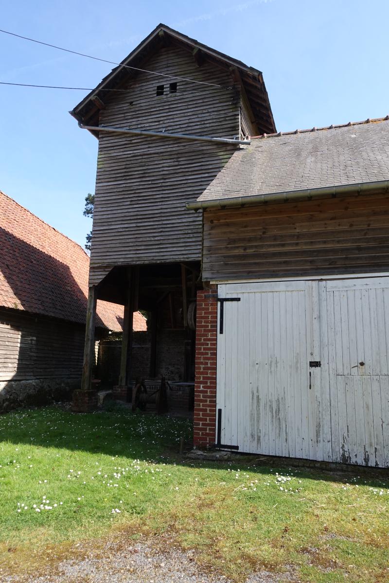 Ancienne grange cistercienne de Grandmesnil puis fermes