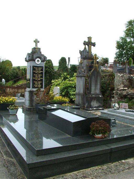 Église paroissiale Saint-Nicolas et cimetière de Canaples